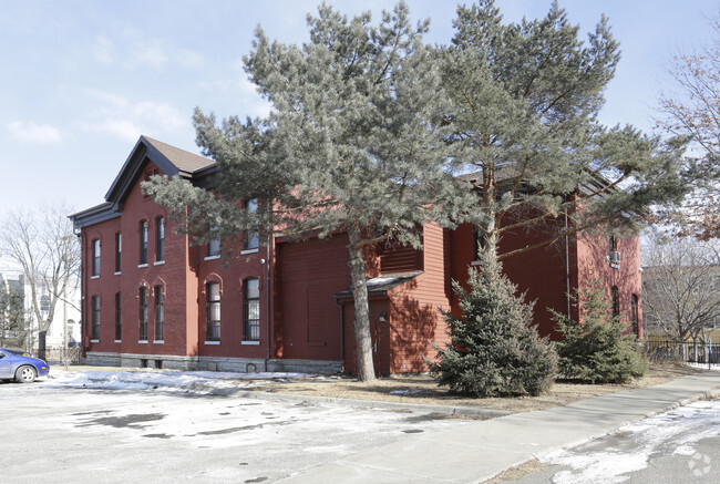 Building Photo - 1819 5th St S