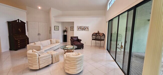 Foto del edificio - 10174 Dover Carriage Ln