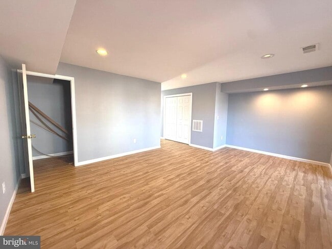 Building Photo - 26 Scholarship Ln