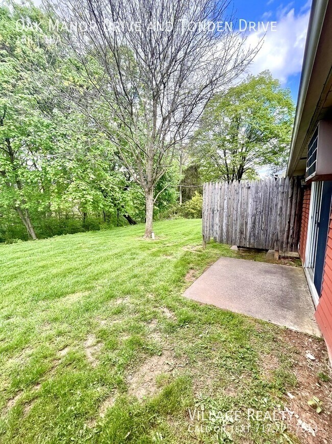 Foto del edificio - 204 Oak Manor Dr