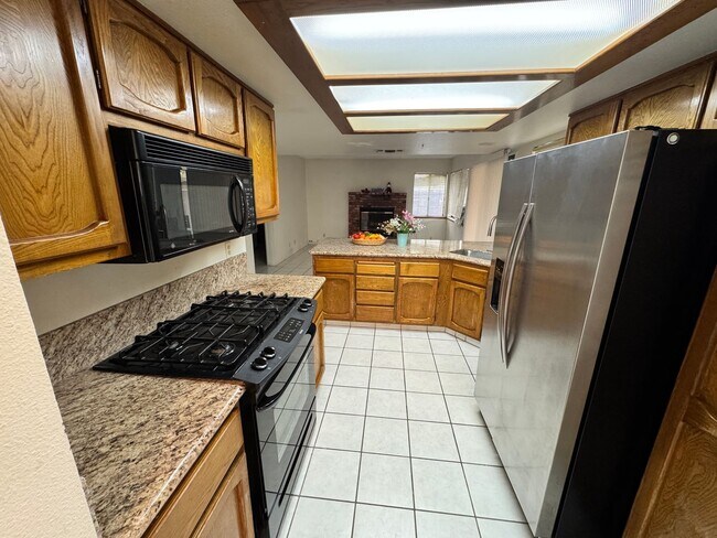 Foto del edificio - Beautiful 4 Bedroom Home