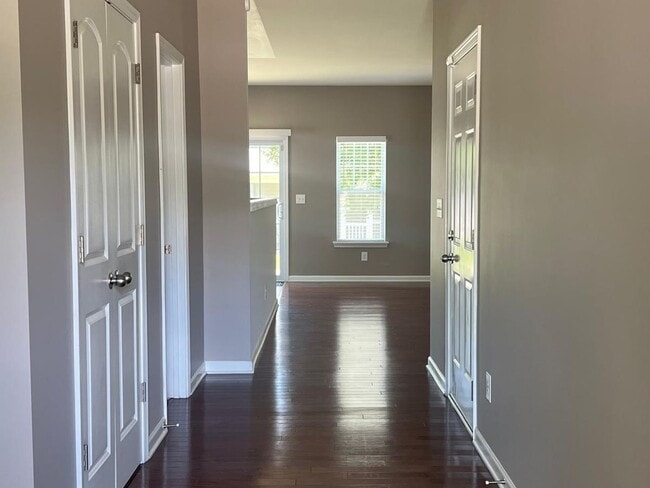 Building Photo - Townhome in Charlotte