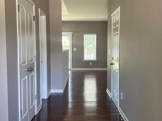 Foto del edificio - Townhome in Charlotte