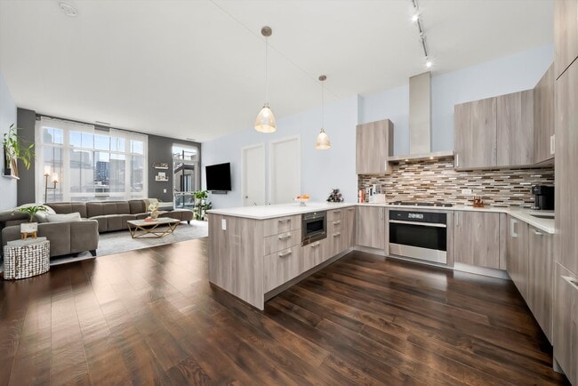 Building Photo - 367 W Locust St