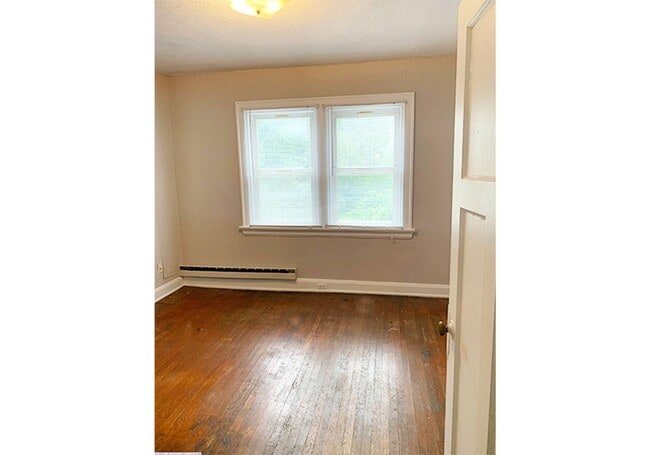Building Photo - 415 Probasco St
