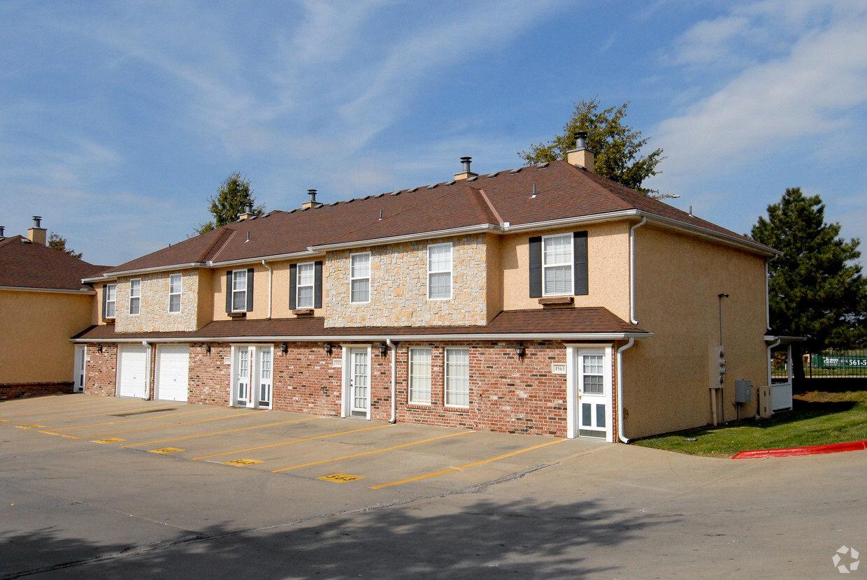 Primary Photo - Village Gardens Condominiums