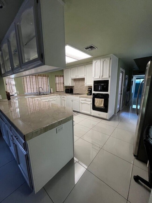 Foto del edificio - 3428 Eastview Ct