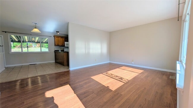 Foto del edificio - 3356 Clemens Dr