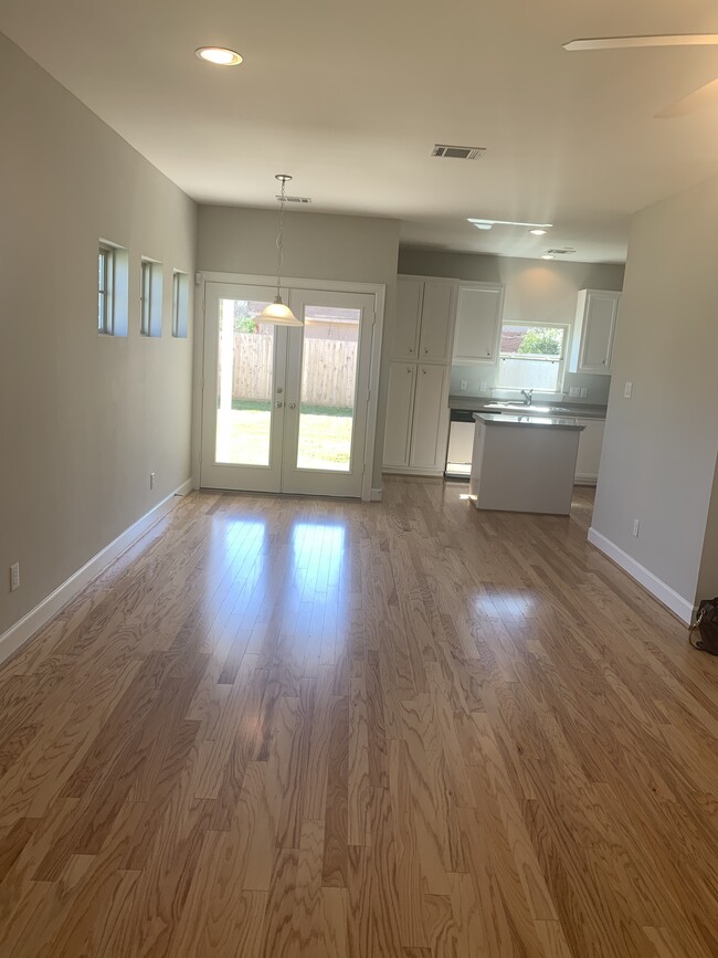 Foto del edificio - 538 E 38th St