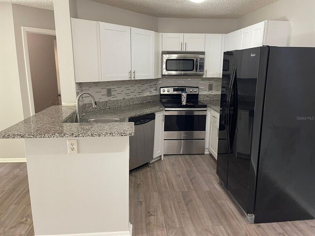 Building Photo - 2564 Grassy Point Dr