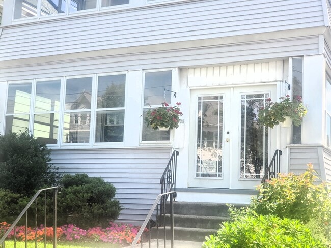 Building Photo - 38 Summit Ave