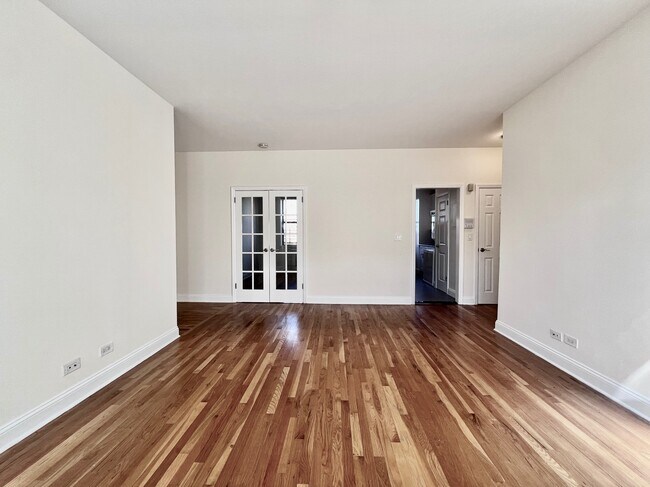 Foto del edificio - 180 Pinehurst Ave