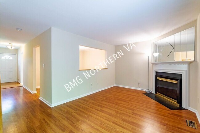 Foto del edificio - 4557 Perch Branch Way