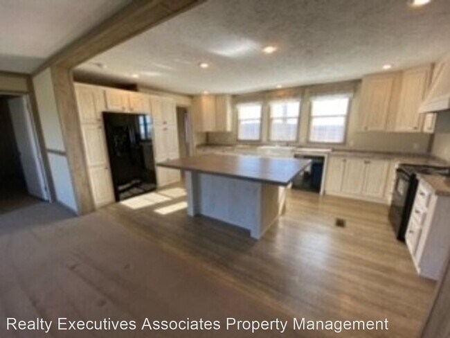 Building Photo - 3 br, 2 bath House - 2033 Peterson Road