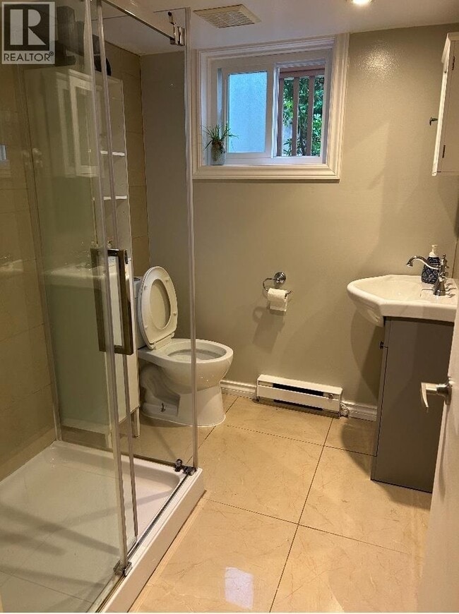 Building Photo - 1476 W 33rd Ave