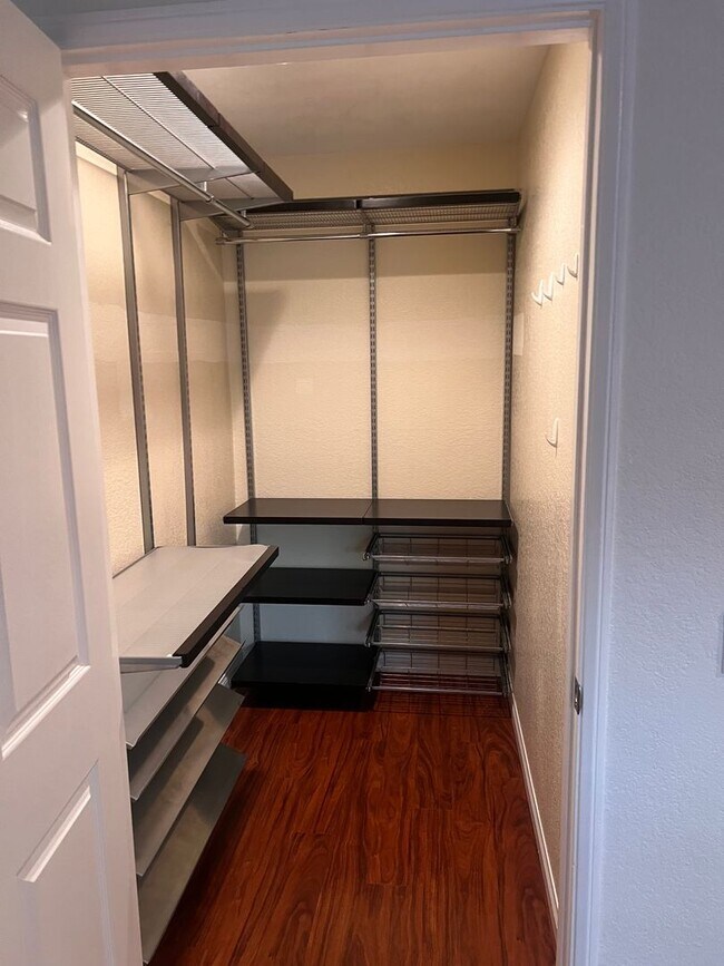 Foto del edificio - AWESOME 2 BEDROOM 2.5 BATH HOME