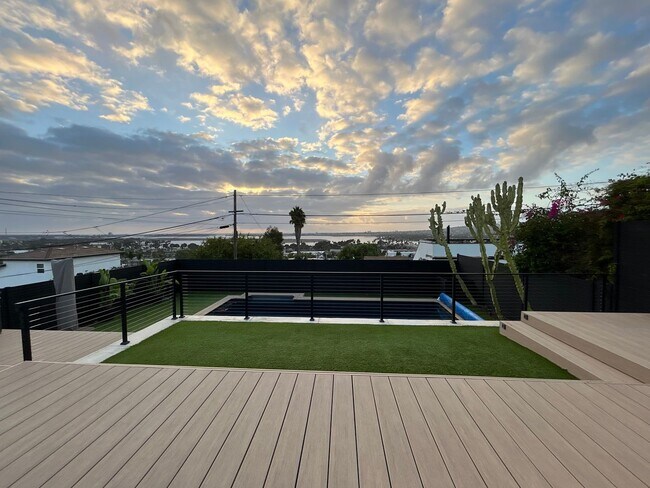 Foto del edificio - Stunning 3 Bedroom with Pool and Views in ...