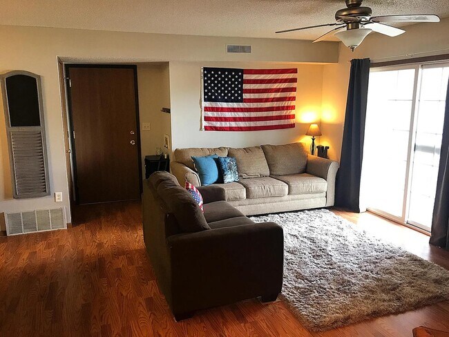 Building Photo - 560 Penn Ct