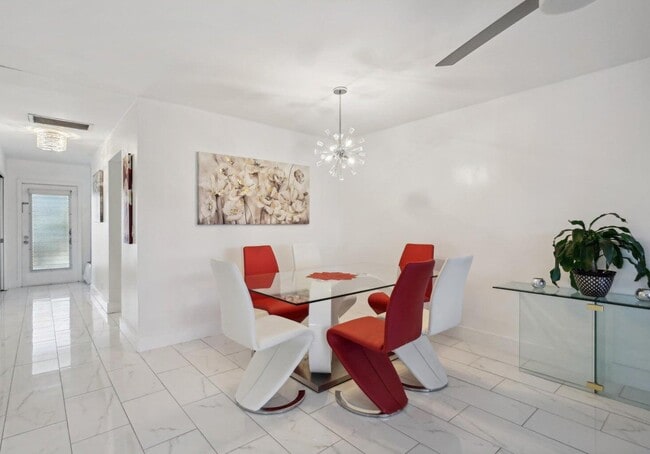 Foto del edificio - 2835 SW 13th St