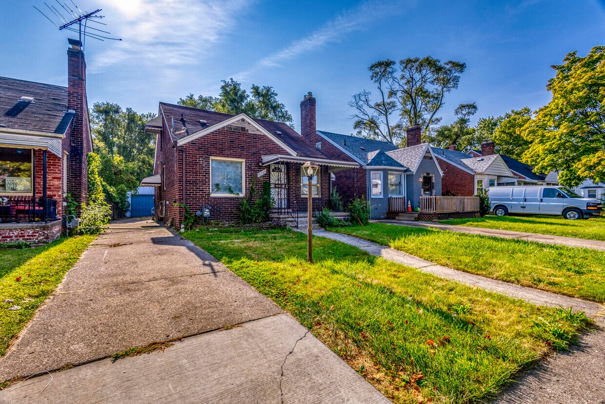 Primary Photo - 10724 McKinney St