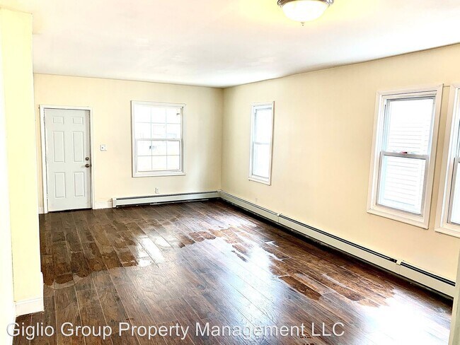 Building Photo - 2115-2117 Wayne Ave