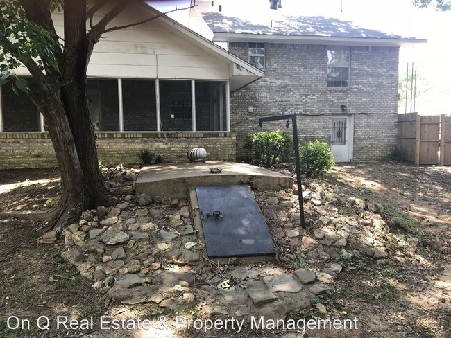 Building Photo - 3 br, 2 bath House - 1012 Rosemond Ave