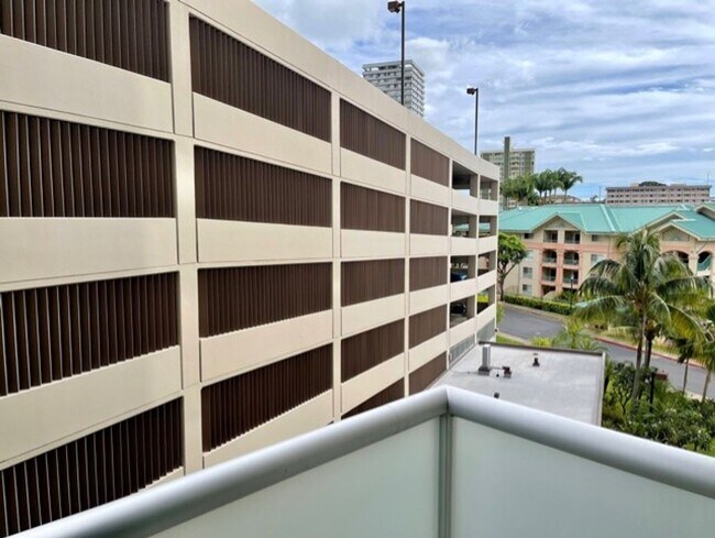Foto del edificio - Country Club Village 6