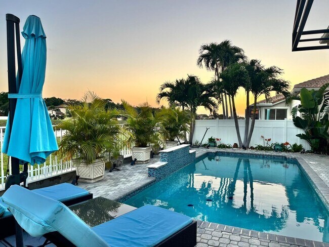 Foto del edificio - 6362 Brava Way