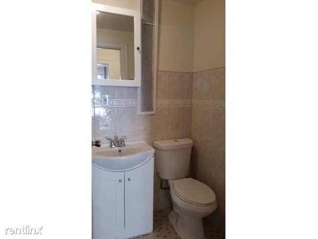 Foto del edificio - 2 br, 1 bath House - 888 New York Ave