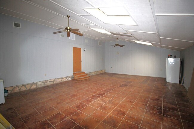 Building Photo - 210 Lange Ravine