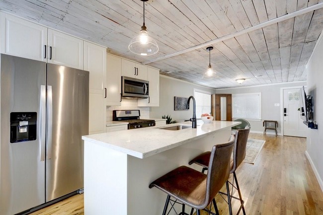 Foto del edificio - 2609 E 3rd St
