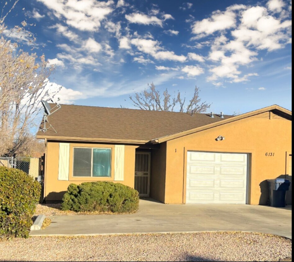 Foto principal - 6131 N Buckboard Dr