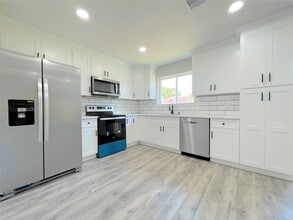 Building Photo - 10015 Old Towne Ln