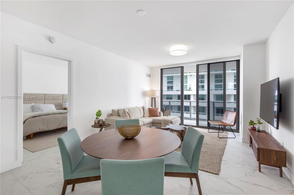 Foto principal - 488 NE 18th St