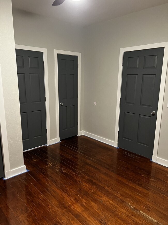 Building Photo - 917 S Armstrong