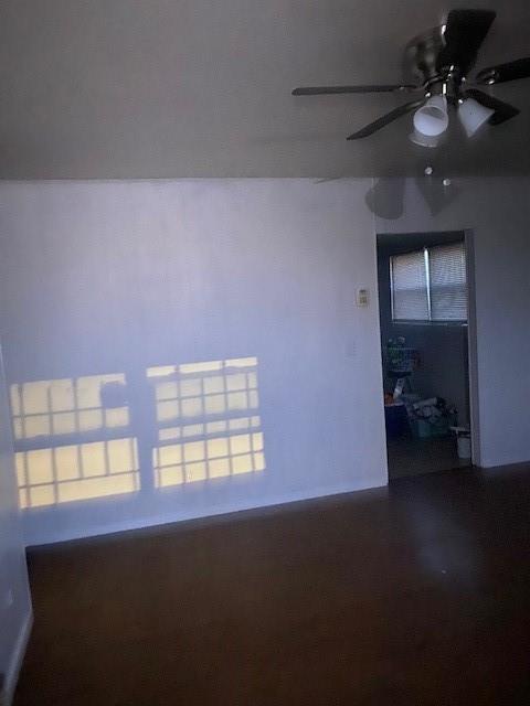 Foto del edificio - 2403 N Hughes St