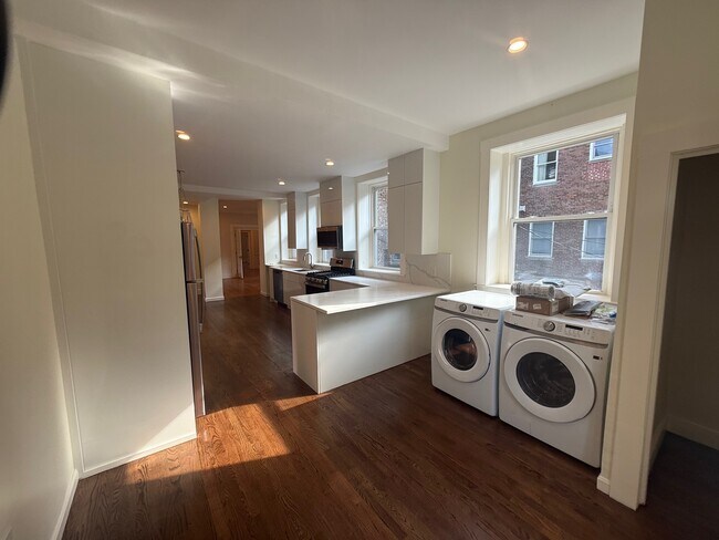 Foto del edificio - 1726 Beacon St