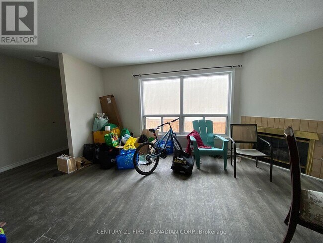 Photo du bâtiment - 7- UPPER - 595 THIRD STREET