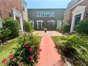 Building Photo - 1760 N Las Palmas Ave