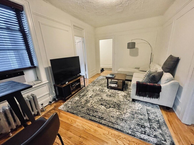 Building Photo - 31-14-31-35 35th St