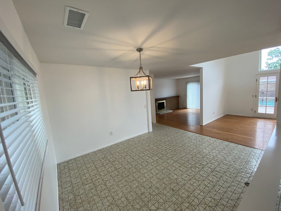 10040 Eton Ave, Los Angeles, CA 91311 House Rental in Los Angeles, CA