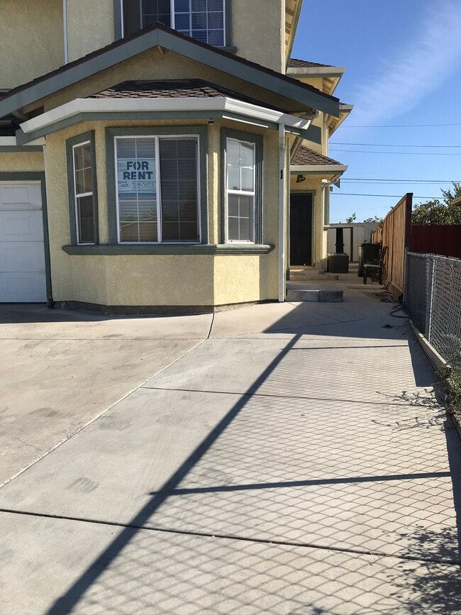 Photo - 446 Gross St Apartments