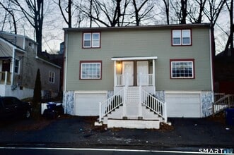 Building Photo - 136 Forest Rd