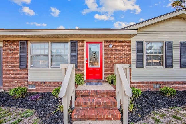 Foto del edificio - 3 Bed, 2 Bath Nest Near Cape Fear Valley