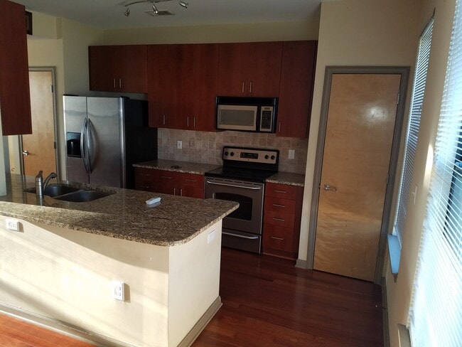 Kitchen 1 - 898 Oak St SW