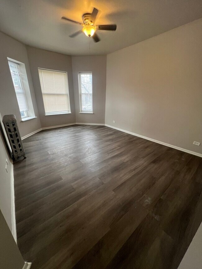 Foto del edificio - 6215 S Greenwood Ave
