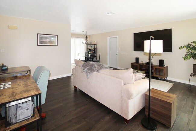 Foto del edificio - Dorchester Dr, 348