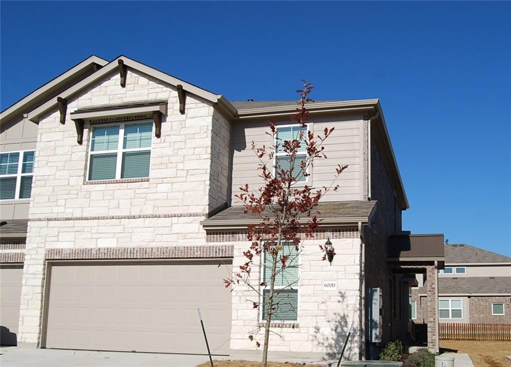 Foto principal - 811 Oakdale Ln
