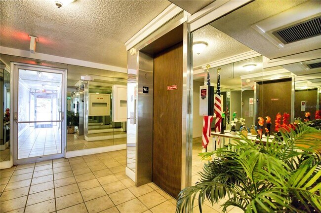Foto del edificio - 519 Albee Farm Rd