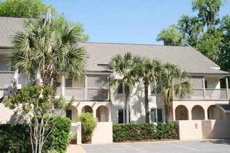 Building Photo - 200 Colonnade Dr